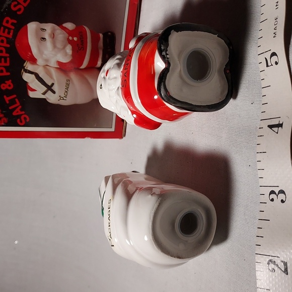 Vintage Santa & Packages Ceramic Salt & Pepper Shakers Set of 4 Individual Sets - Picture 4 of 6